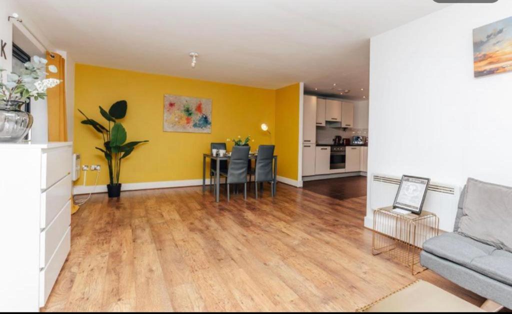Sl Luxury 2 Bed Broad St Home Birmingham Exteriör bild